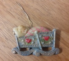 Wachsbild: Kind in der Wiege, rustikal, 7,5 x 5 cm