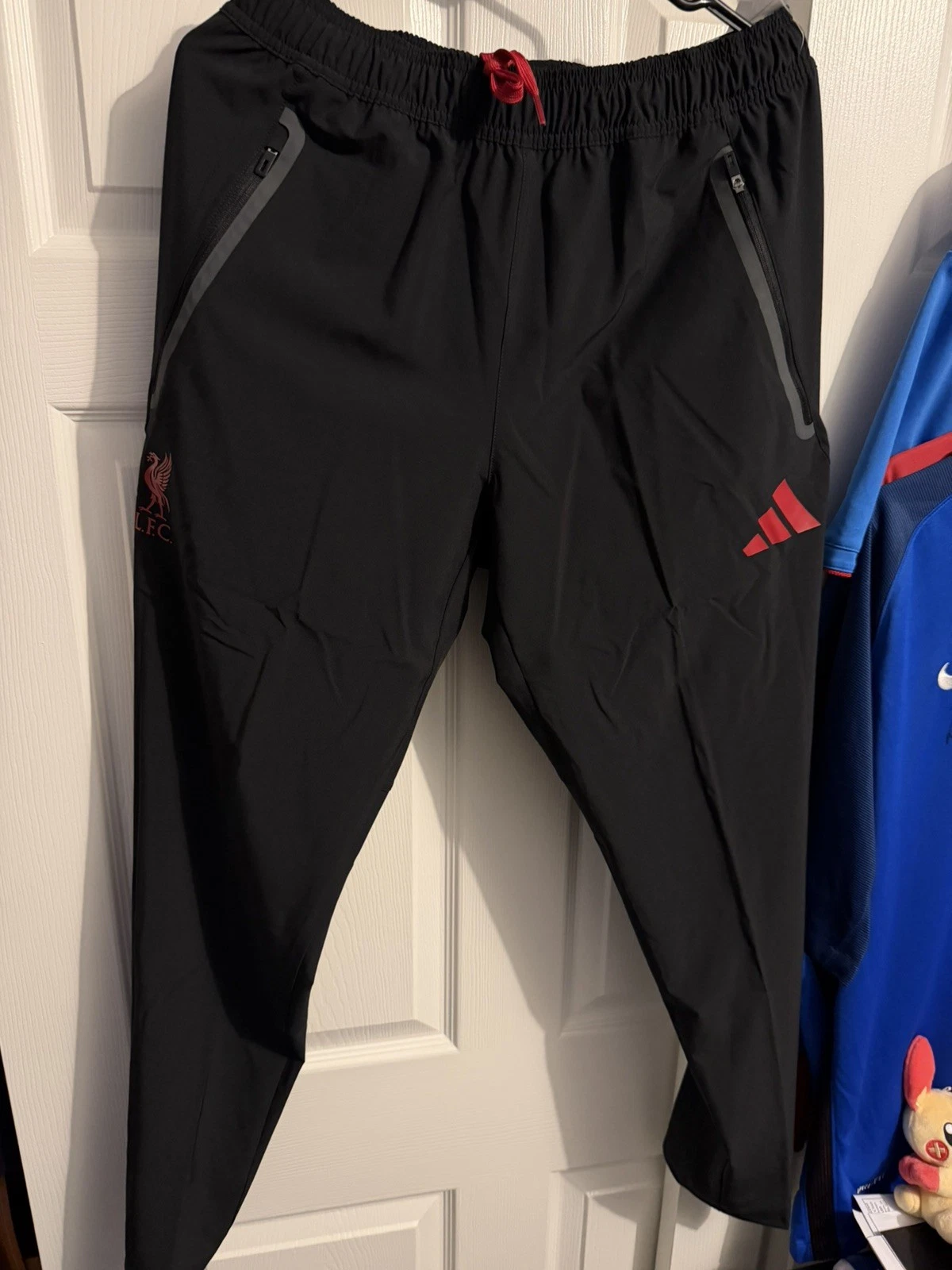 New Adidas Tiro 25 Liverpool Training Vis Tech Travel Pants Men's Size M JZ5557
Opens in a new windo