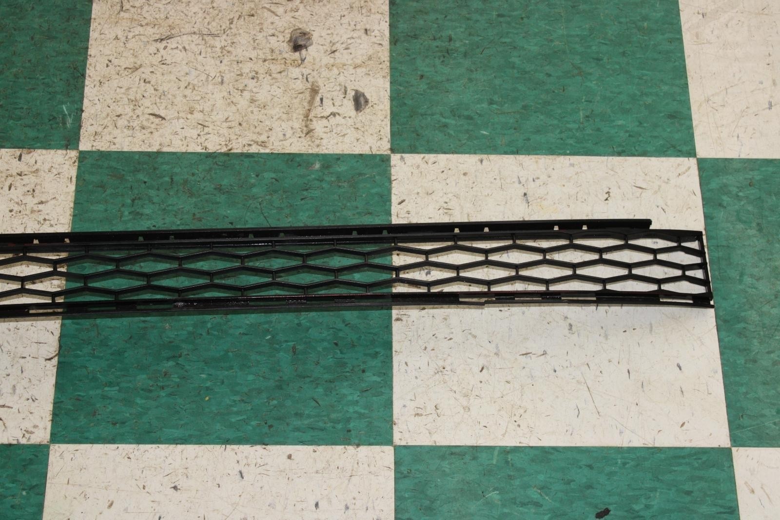 14-17 Ghibli *DMG* Black Front Bumper Lower Center Grille Grill Panel Factory OE