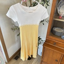 VTG 90  s AMY TOO White Yellow Gingham Daisy Sundress Knee Length 8 READ