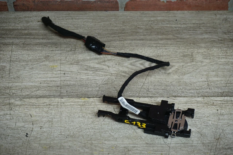 Chevrolet Malibu 2016-2018 parabrisas sensor de temperatura del aire soporte de cable OEM Foto 3 de 4