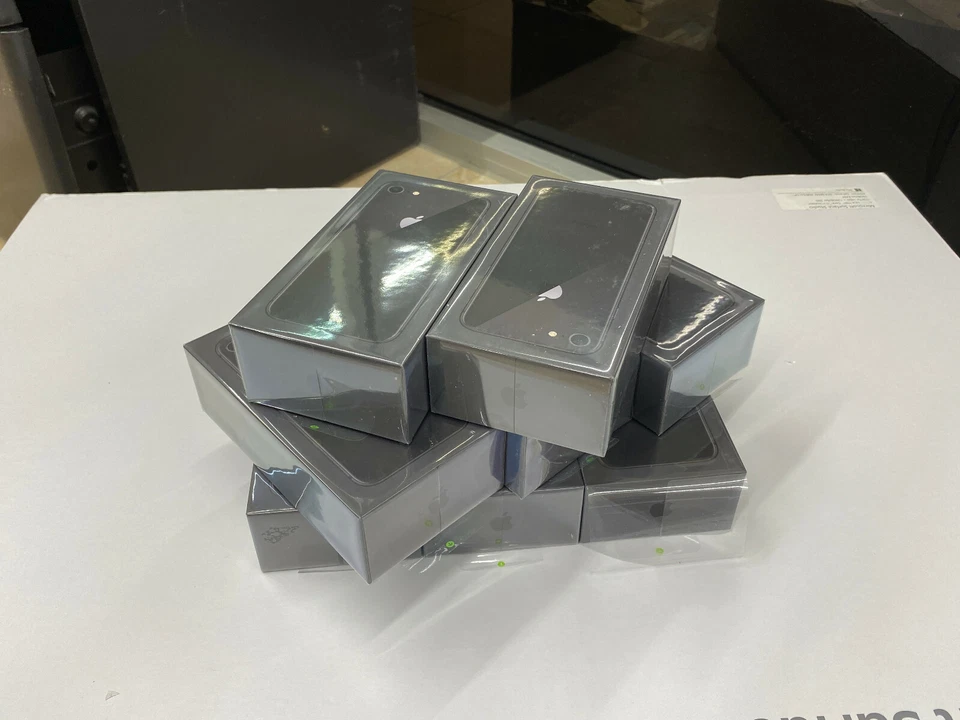  Apple Iphone 8 AT&T/H20/CRICKET Space Gray - 64 GB (1 year APPLE WARRANTY) - Image 4 of 4