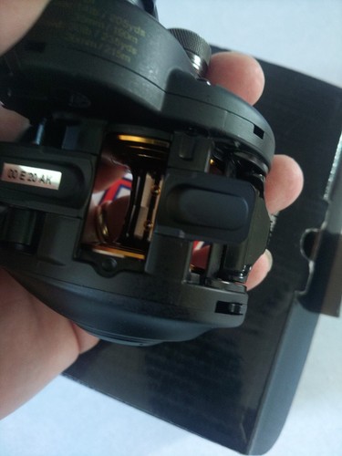 Penn Squall SQL300LPLH Low Profile Baitcasting Fishing Reel. New in box. LH - Picture 10 of 17
