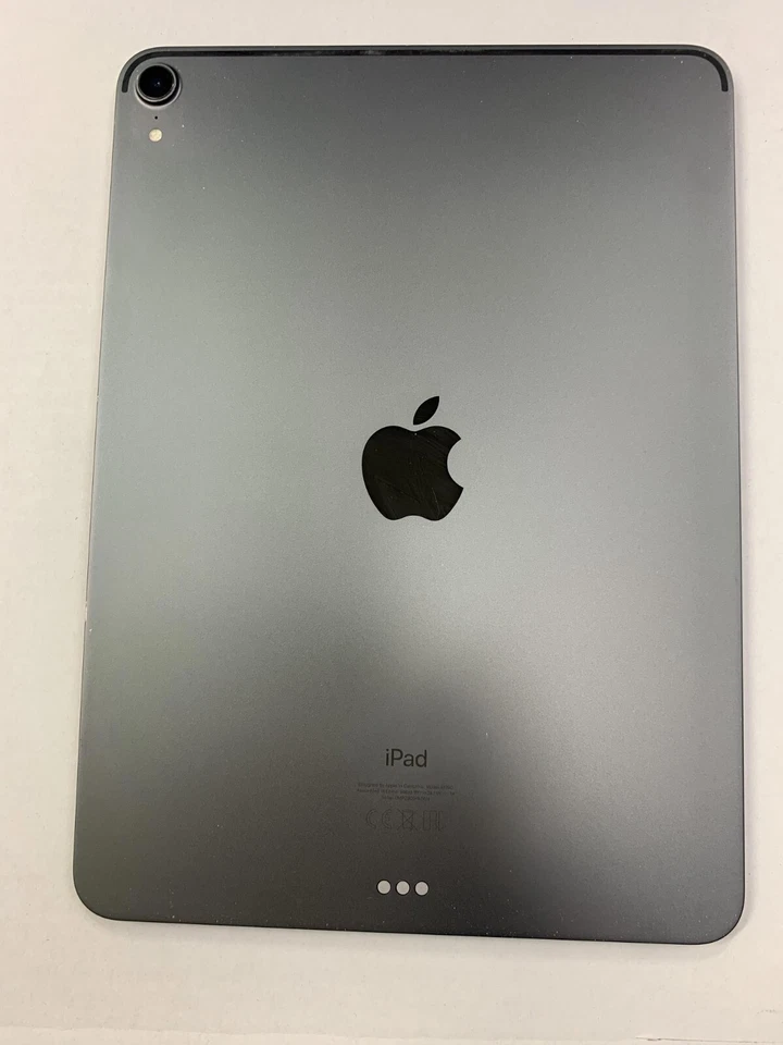 Apple iPad Pro 1st Gen. 512GB, Wi-Fi, 11 in - Space Grey - Image 4 of 4