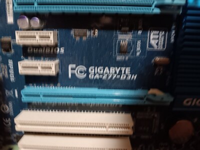 Gigabyte GA-Z77X-D3H DDR3 Intel LGA 1155 Motherboard rev. 1.0 No Processor