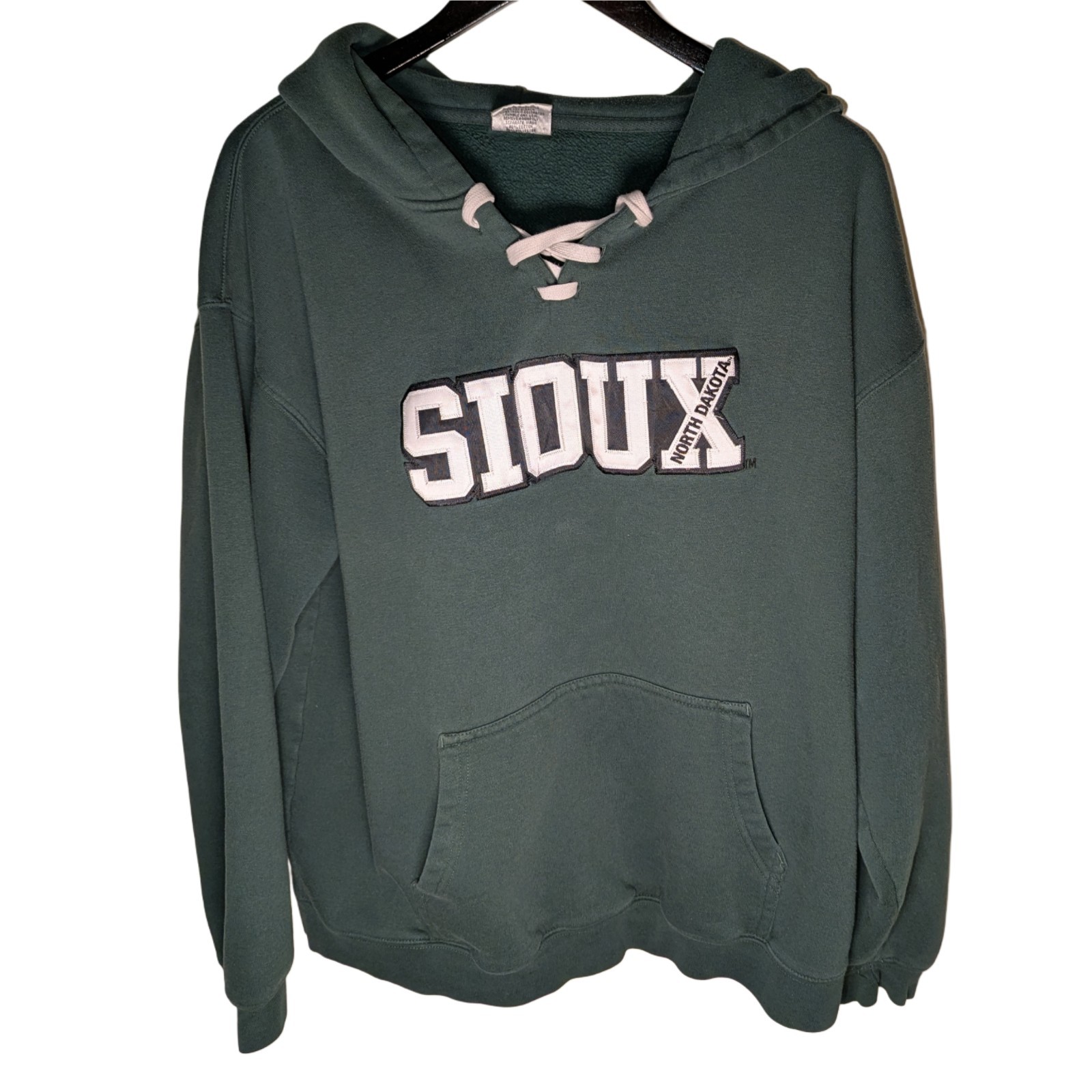 Vintage 90s YY2 U Of North Dakota Fighting Sioux  Green Embroidered Hoodie Large