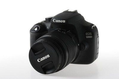 CANON EOS 1200D mit EF-S 18-55mm f/3,5-5,6 III - SNr: 273074009458