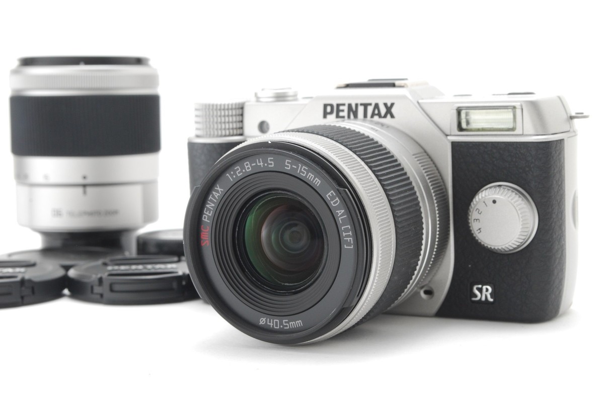 Pentax Q10 12.4MP Digital Camera Double Zoom Kit Silver Near Mint