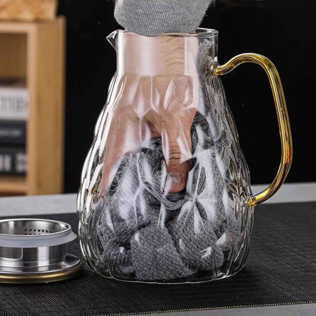 Acrylic Striped Water Pitcher 1800ml - Transparent Cold Drink Jug With Lid For Bar & Home