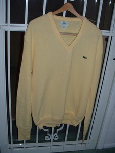 VINTAGE-IZOD-LACOSTE-V-NECK-SWEATER-YELLOW-ALLIGATOR-LOGO