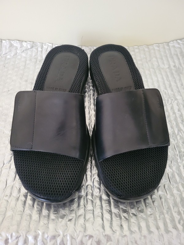PRADA BLACK MENS SANDALS. SIZE 39. NEW.