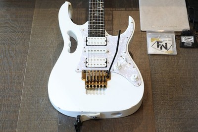 2007 Ibanez Team J-Craft Steve Vai Signature JEM7V Guitar White