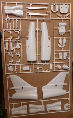 Huge Revell Rockwell B-1 B Lancer Bomber 1:48 Scale Model Kit