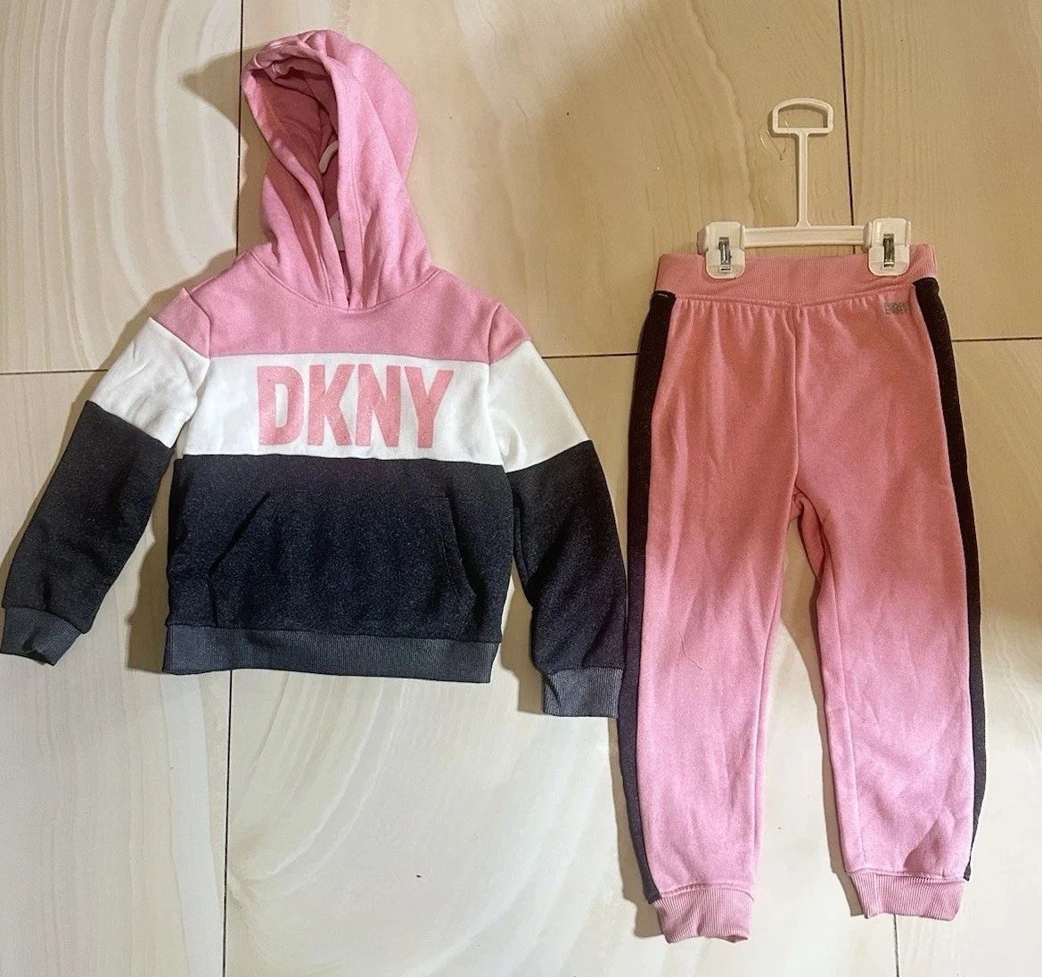 DKNY Toddler Girl Sweatsuit Hooded Sweatshirt And Joggers Set 4T Pink/Grey NEW