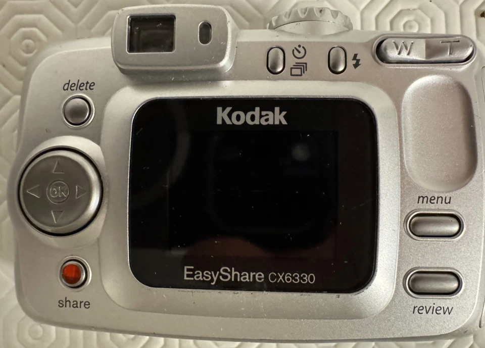 Kodak EasyShare CX6330 Digital Camera 3.1MP Silver – Untested – As-Is - Image 3 of 4