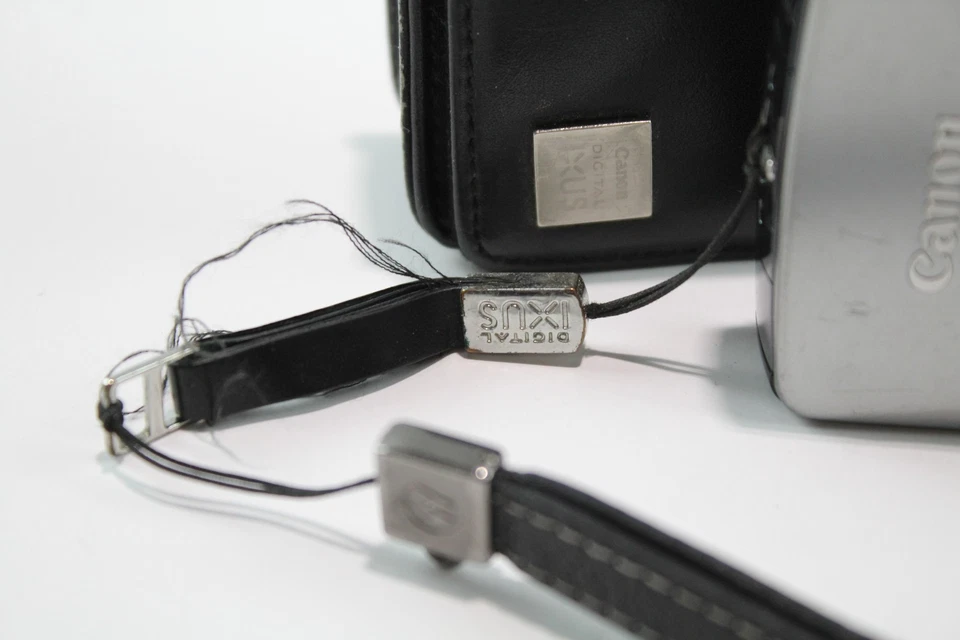 Canon IXUS 75 Digital Compact Camera Working w/ Canon 3x Zoom Lens - Image 2 of 4