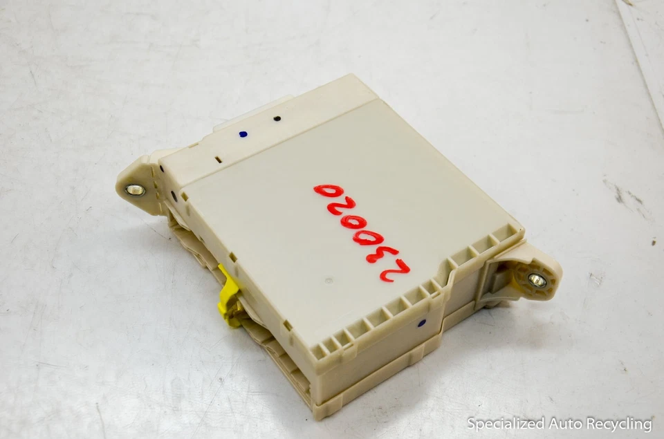 Módulo Lexus GS350 2010 caja de fusibles conexión OEM 82730-30274 Foto 4 de 4