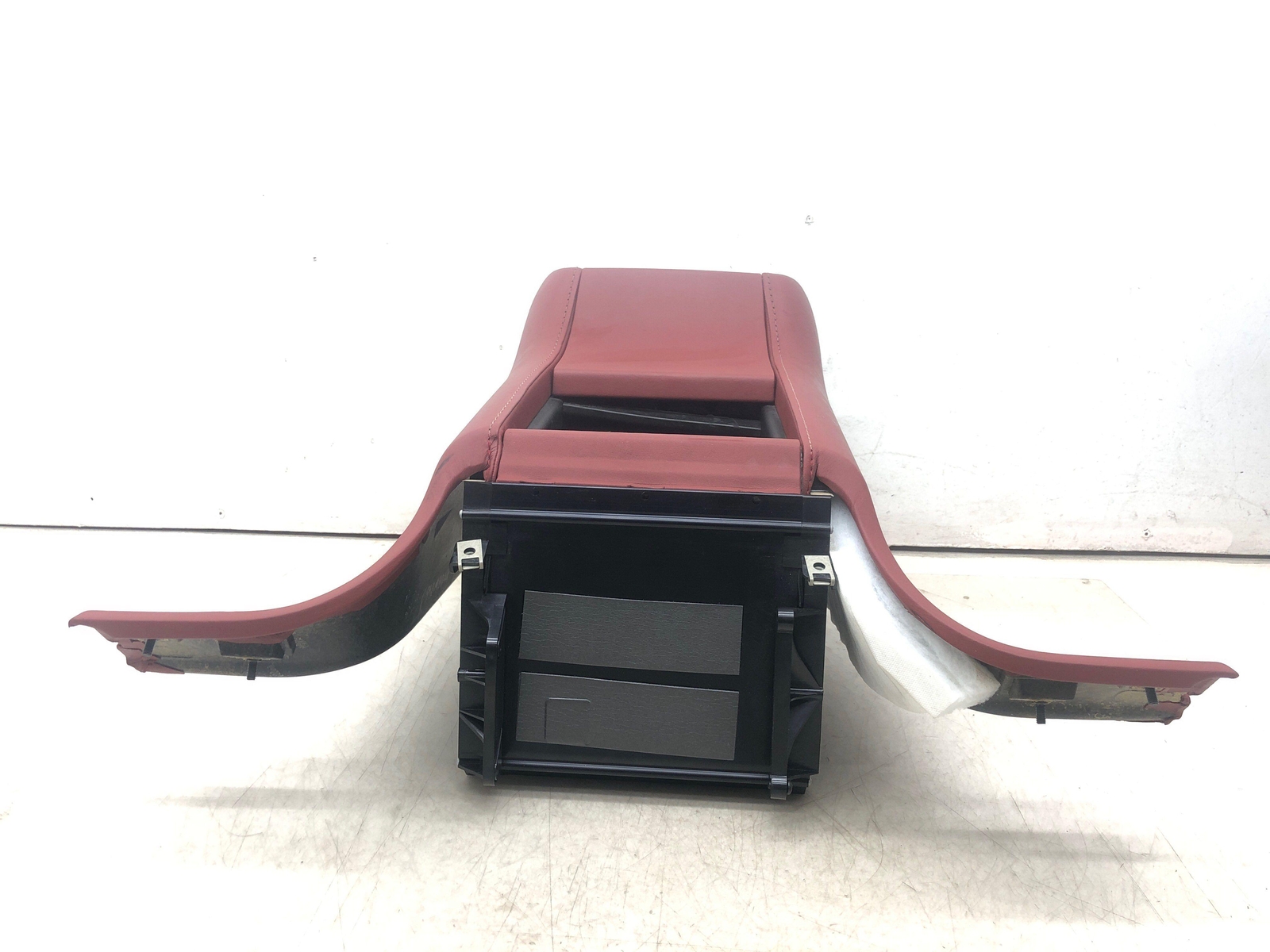 2009 ASTON MARTIN VANTAGE REAR CENTER CONSOLE STORAGE & TRIM 6G33-L116A95-A OEM