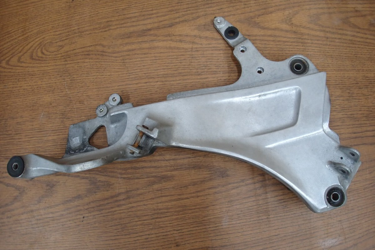 m 1993 HONDA ST1100 LOWER RIGHT PEG BRACKET MY3 R | eBay