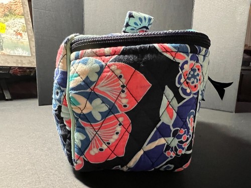 "USED"Vera Bradley-Train Case-Lotus Flower Swirl-Great for Cosmetic/Jewelry Case - Picture 4 of 7