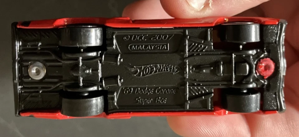 Red 1969 Dodge Coronet Super Bee - Hot Wheels New Models 05/40 1:64 - CLEAN NM - Image 3 of 4