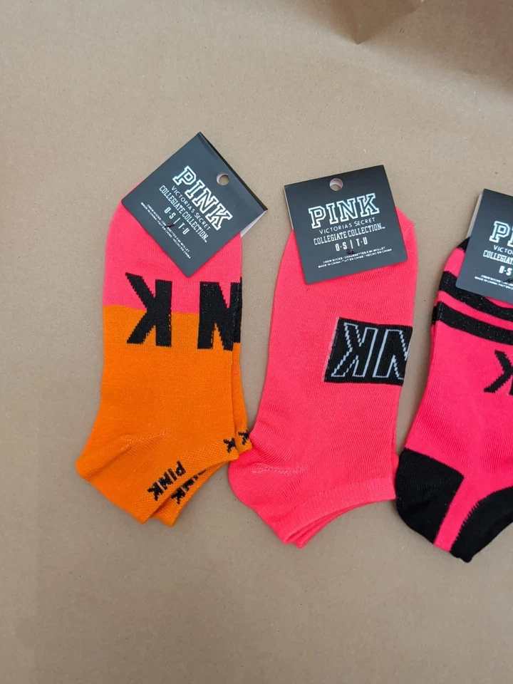 Nuevo Victoria's Secret ROSA Calcetines Bajos 4 Pares Rojo Rosa y Morado  Foto 3 de 4