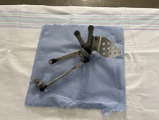 Kawasaki ZX-6R ZX 600G BJ. 98-99 Ninja Fußraste links Fußrastenanlage