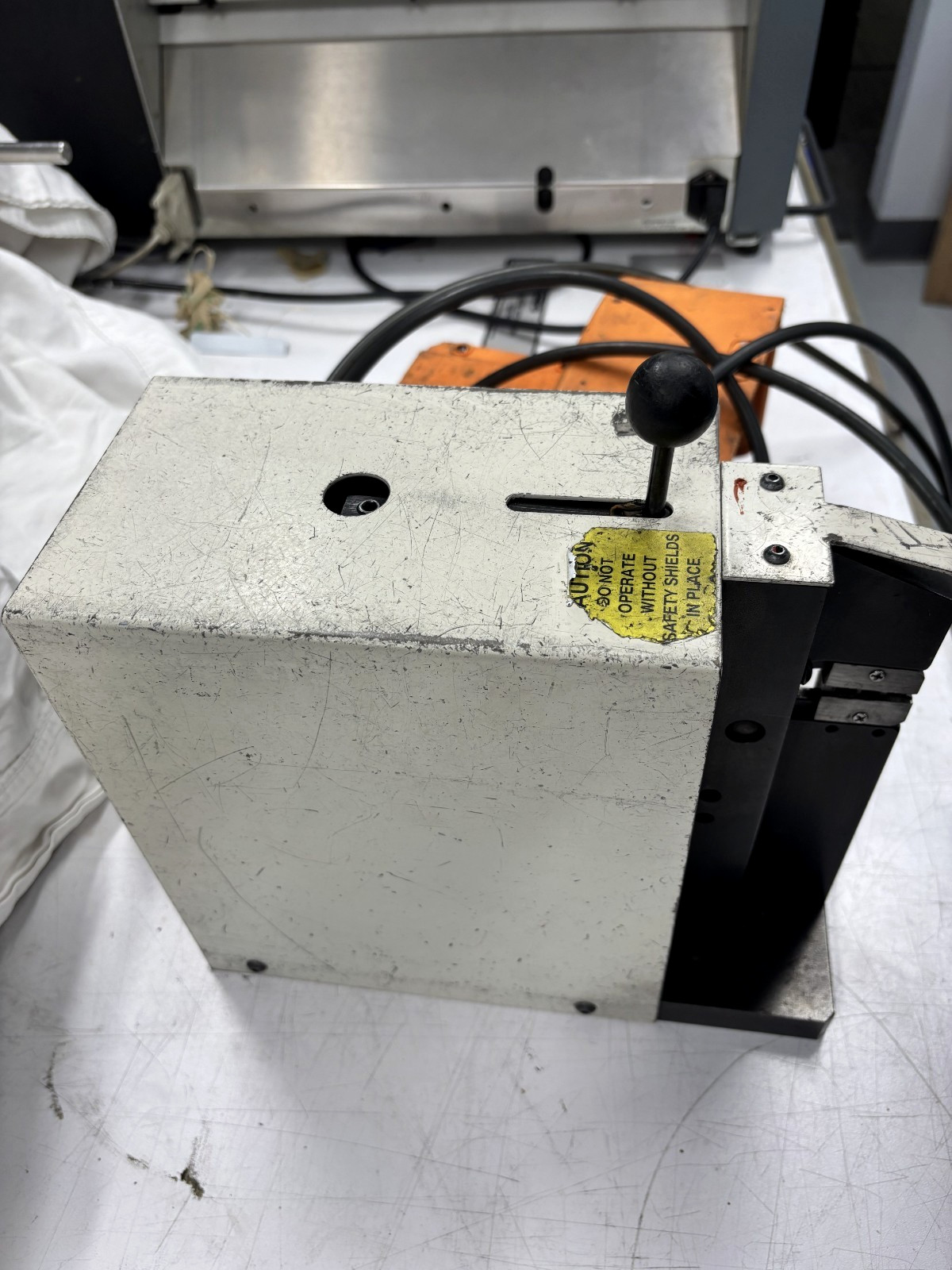 Schleuniger Pneumatic Wire Crimping Machine 90PSI w/ foot pedal