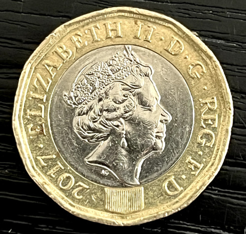 2017 One Pound Elizabeth II Coin -- Double Die Obverse (DDO) Mint Error