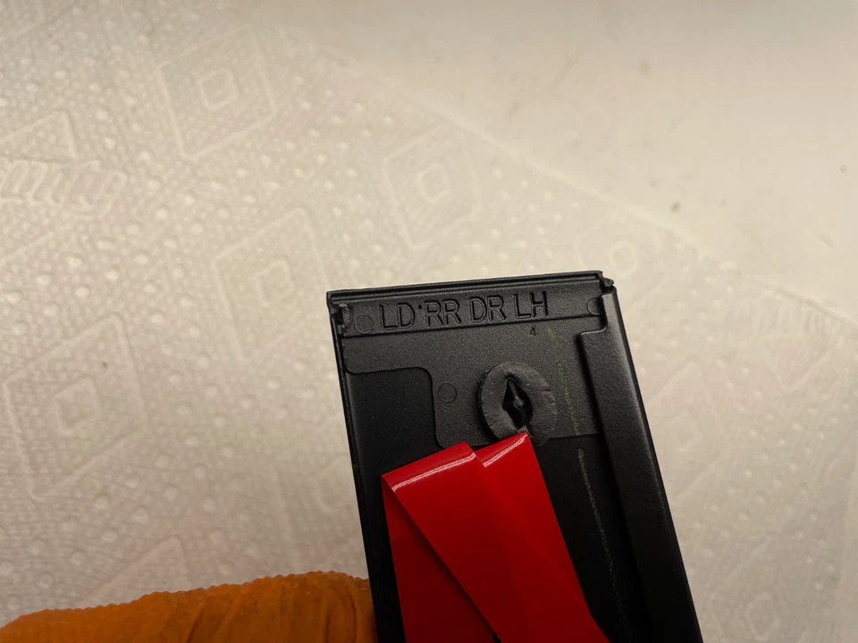 原始设备制造商 B-PILLAR Applique 保护套 左侧 适用于 2019-2023 道奇充电器 57010429AD — 第 3/4 张图片