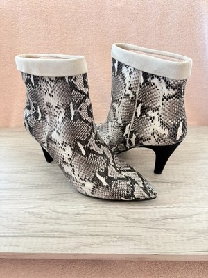 42 Gold Olvy Black White Snake Leather Cuff Slip On Pointed 3'' Heel Ankle Boot 7
