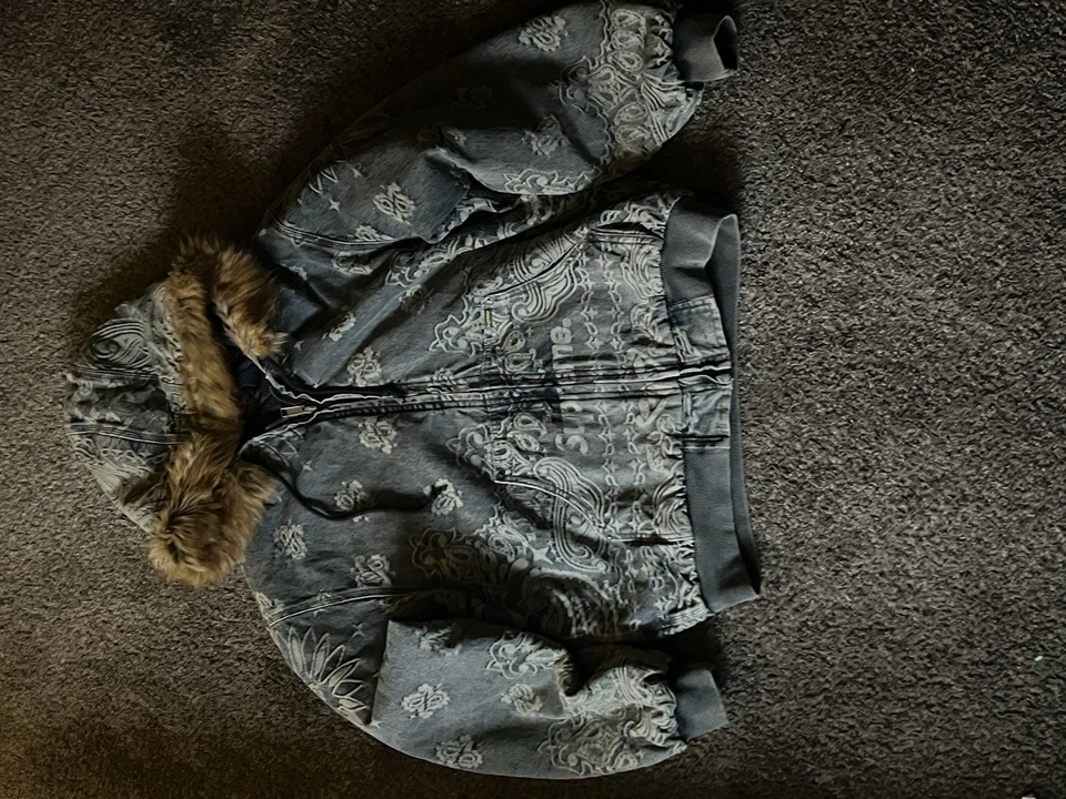 Chaqueta de Trabajo Supreme Bandana Jacquard Denim Con Capucha Talla Mediana - Totalmente Nueva Foto 2 de 4
