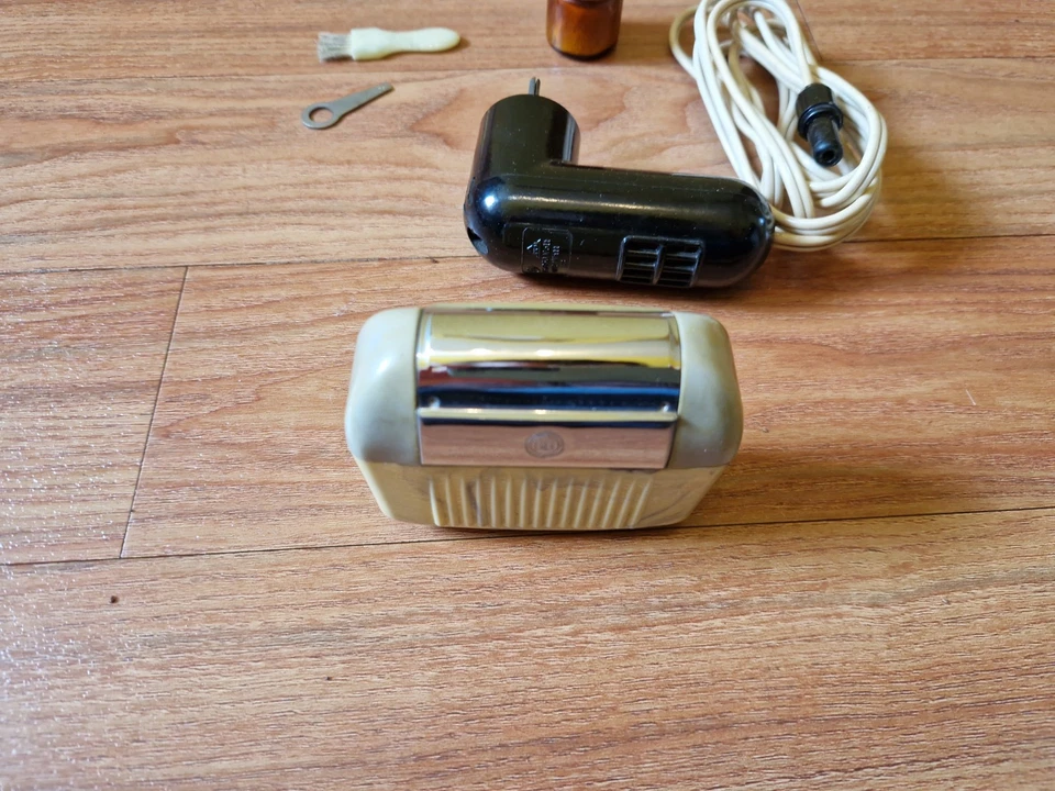 Trockenrasierer | DDR | VEB Bergmann Borsig BB | 50er Jahre | funktioniert - Bild 4 von 4