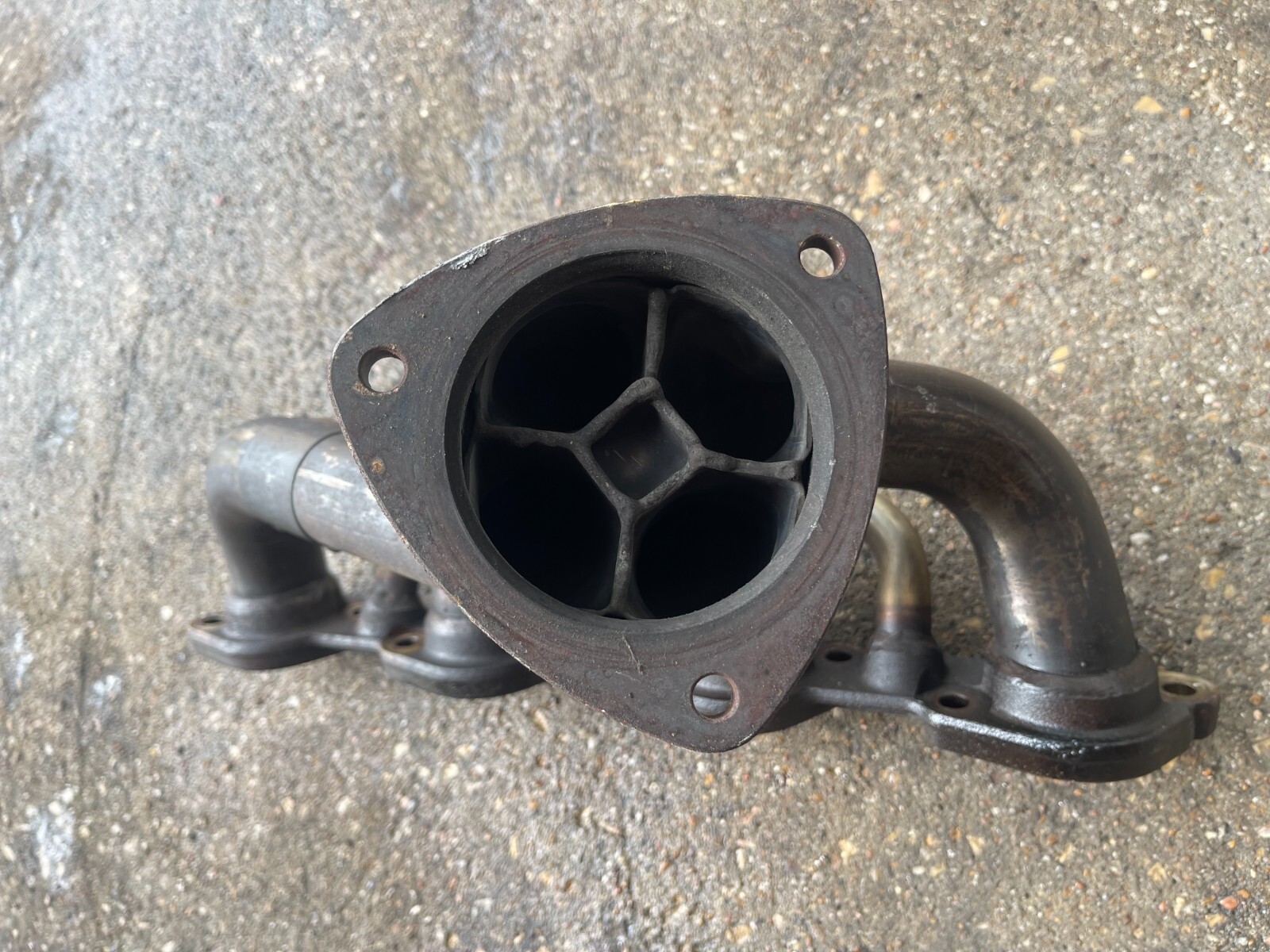2007 Maserati Quattroporte 4.2L F1 LEFT DRIVER SIDE EXHAUST MANIFOLD HEADER OEM