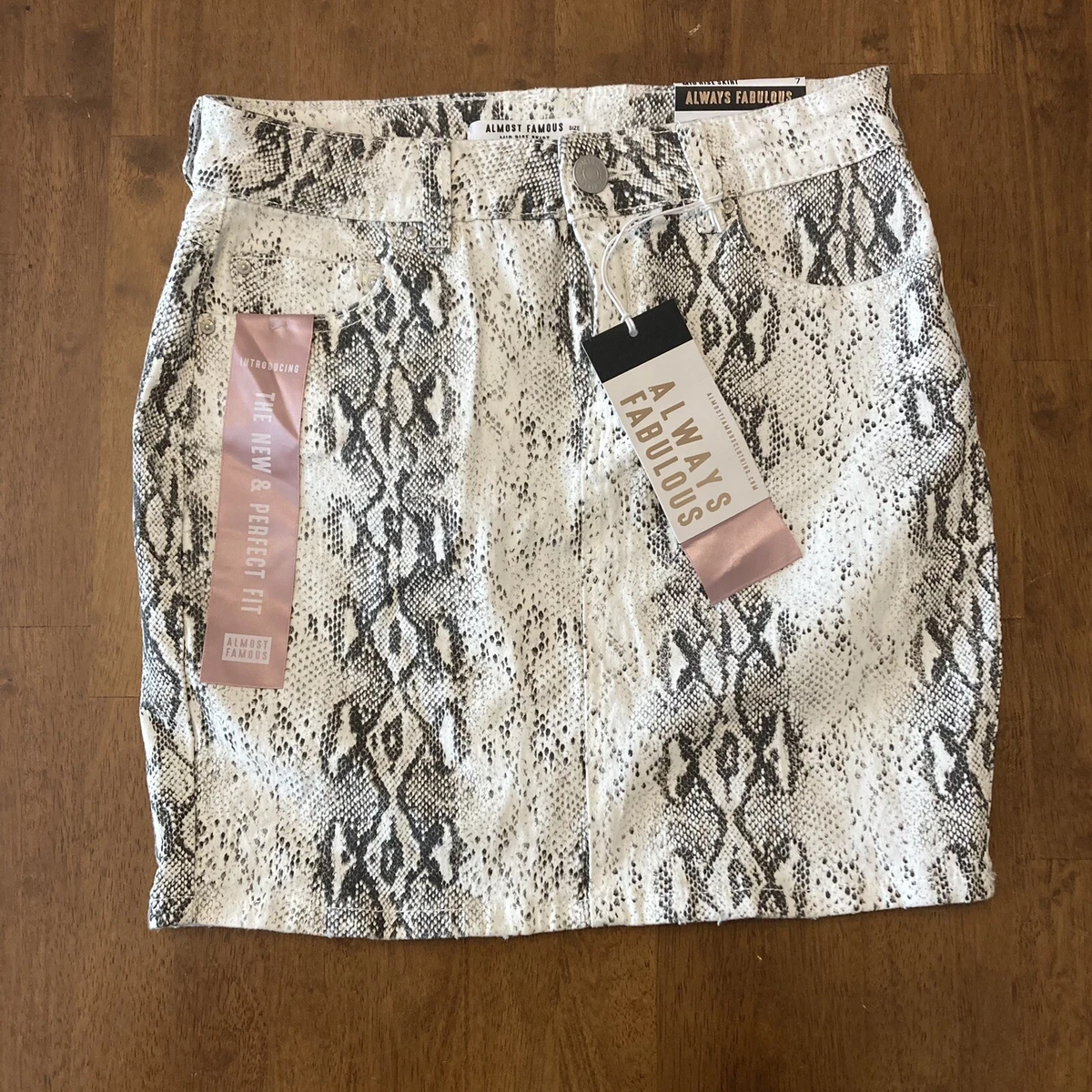 Almost Famous Rue 21 Camo Mid Rise Skirt Sz 7 NWT