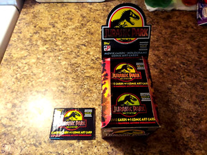 JURASSIC PARK DELUXE GOLD SERIES TRADING CARDS "1 PACK" TOPPS 1992 "RARE" "READ"