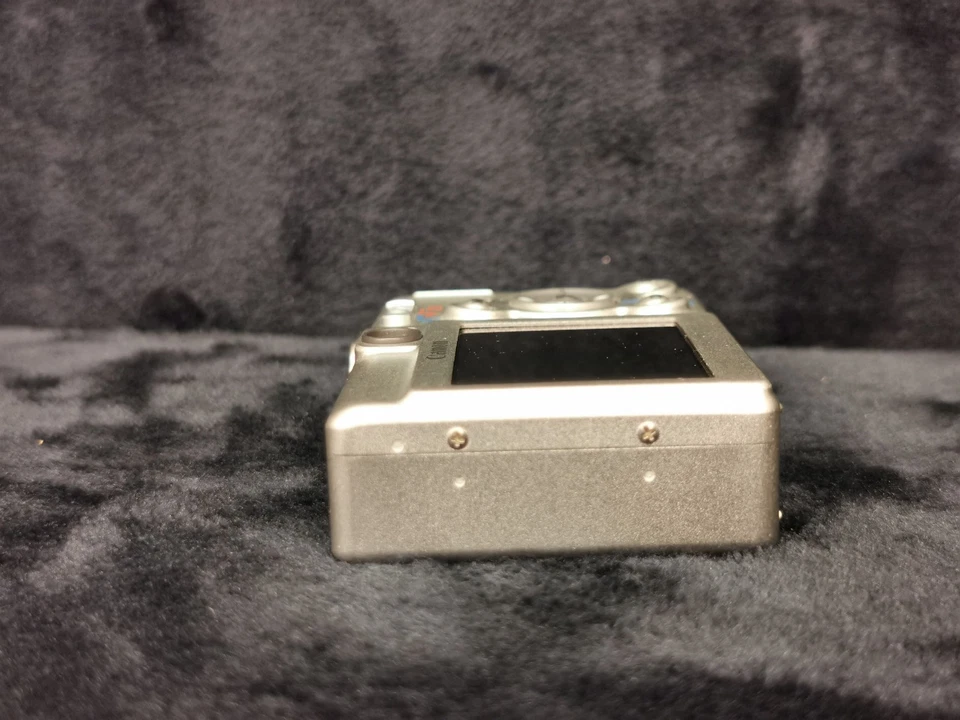 Canon PowerShot SD200 Digital ELPH AiAF Silver 3.2MP Compact Untested - Image 4 of 4