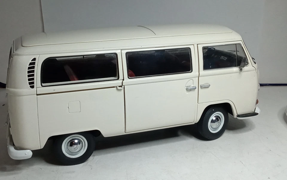 SCHUCO 1/18 COMBI VOLKSWAGEN VW T2a MINIBUS  BON ETAT SANS BOITE gé A2 - Photo 3/4