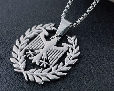 Deutschland Anhänger Bundesadler im Lorbeerkranz mit Edelstahlkette 60cm