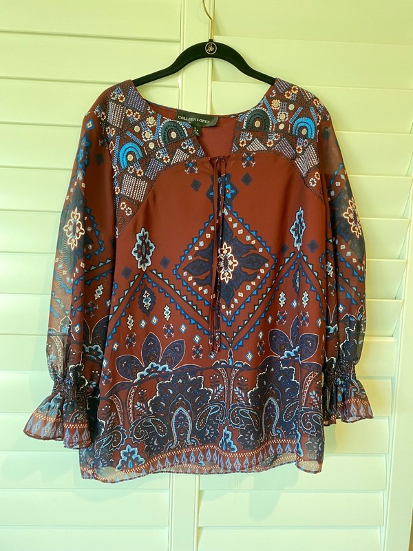 Small collen lopez western style long sleeve burgandy blouse
