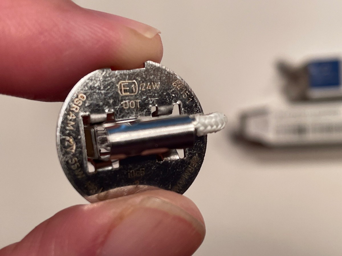 Mercedes-Benz 072601012290 Halogen Fog Lamp Bulb Genuine OEM New  