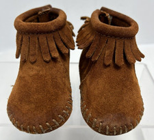 Minnetonka Fringed Moccasins Baby Infant Size 2 Hook  Loop Closure Leather 34
