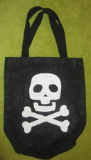 'UNBRANDED'  JUTE HALLOWEEN BAG BLACK SKULL & CROSSBONE