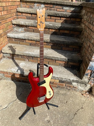 1965 MOSRITE VENTURES BASS W/ORIGINAL CASE