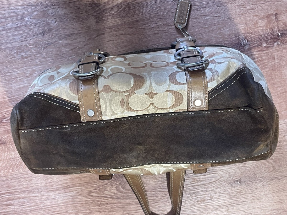 Authentic Coach Chelsea Opic signature purse No. D06Q-10145