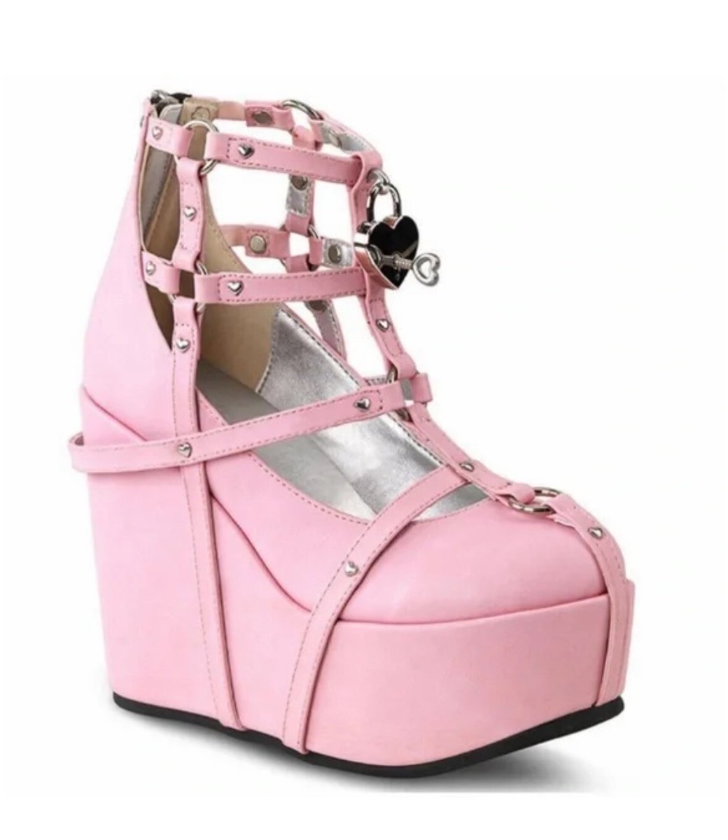 日本未発売+関税込☆ DEMONIA POISON-107 Demonia Poison-107 Bat Wing Wedge Platform Boots – Dolls Kill
