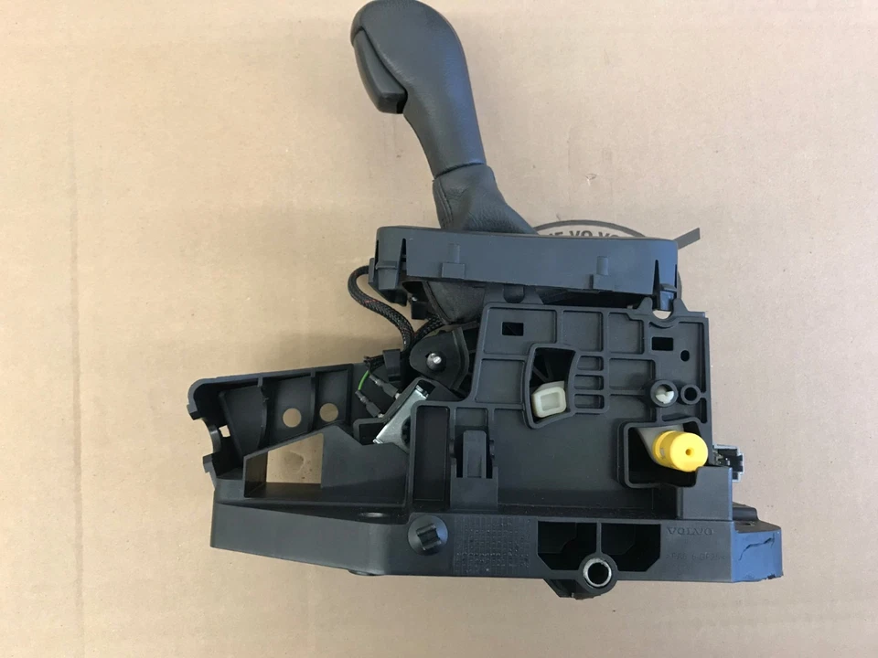 05-09 Volvo S60 V70 Automatic Floor Shifter 30759275 - Image 4 of 4