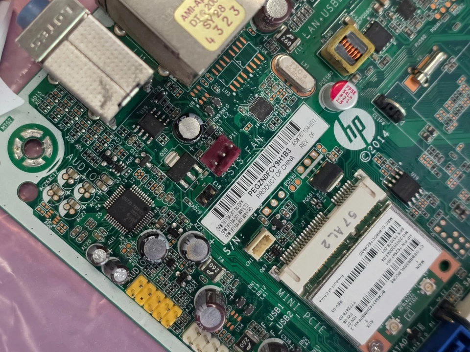 HP Pavilion FX-A-BM-1:1.00 Desktop Mainboard AMD A8-6410 2GHz mit IO Shield - Bild 3 von 4