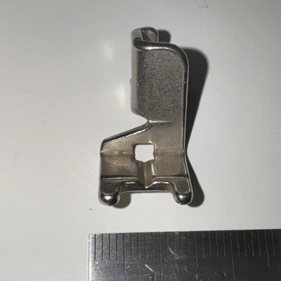 Vintage SINGER SIMANCO part #161613 button sewing foot EXC - Image 4 of 4