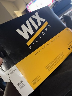 WIX Filters Engine Air Filter - High Performance Filtration WP10448